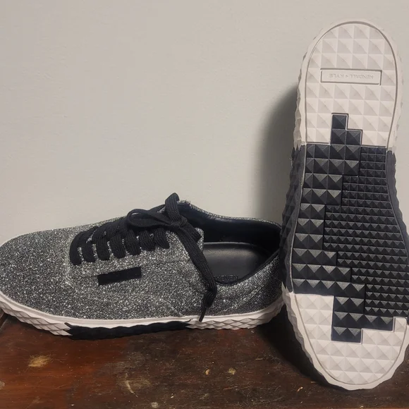 Kendall Kylie Shoes Kendall Kylie Casual Sneaker Poshmark